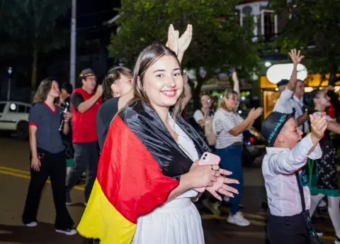 Fiesta "Las Raíces" - Dia 01