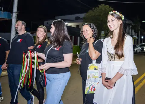 Fiesta "Las Raíces" - Dia 01