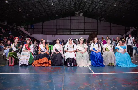 Fiesta "Las Raíces" - Dia 01