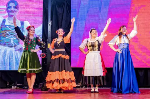Fiesta "Las Raíces" - Dia 01