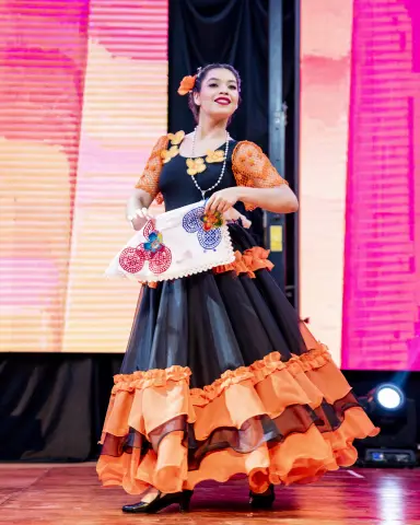 Fiesta "Las Raíces" - Dia 01
