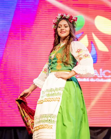 Fiesta "Las Raíces" - Dia 01