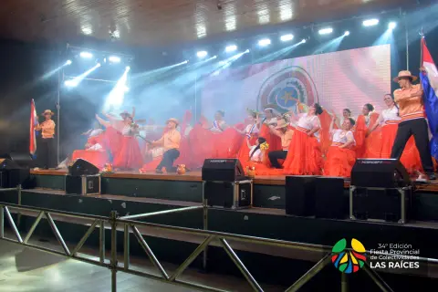 Fiesta "Las Raíces" - Día 01