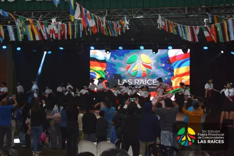 Fiesta "Las Raíces" - Día 04
